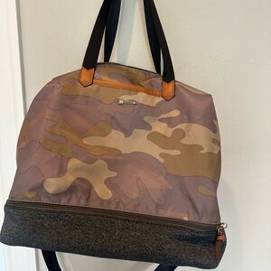 Stella & Dot “Crush It” Weekender Bag - Camo Print